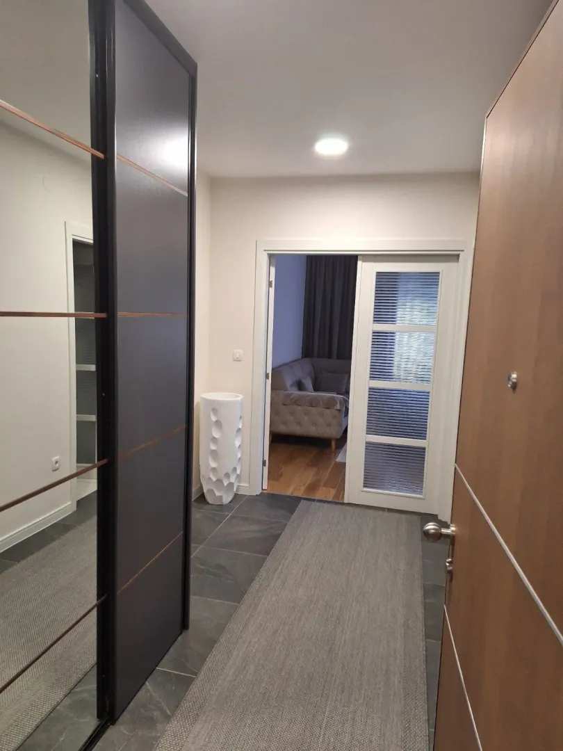 Izdavanje, četvorosoban stan, 94m², City Kvart, Podgorica