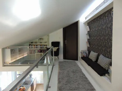 Izdavanje, dvosoban stan, 82m², Centar, Podgorica - image 4