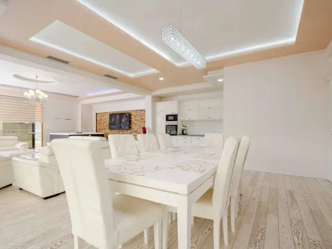 Sale, two bedroom apartment, 210m², Budva, Crna Gora - image 10