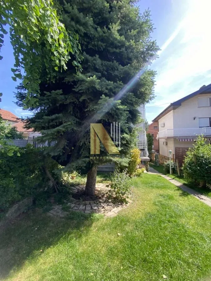 Prodaja, kuća, 223m², Sremska Kamenica, Petrovaradin