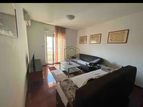 Izdavanje, jednosoban stan, 45m², Stari Aerodrom, Podgorica