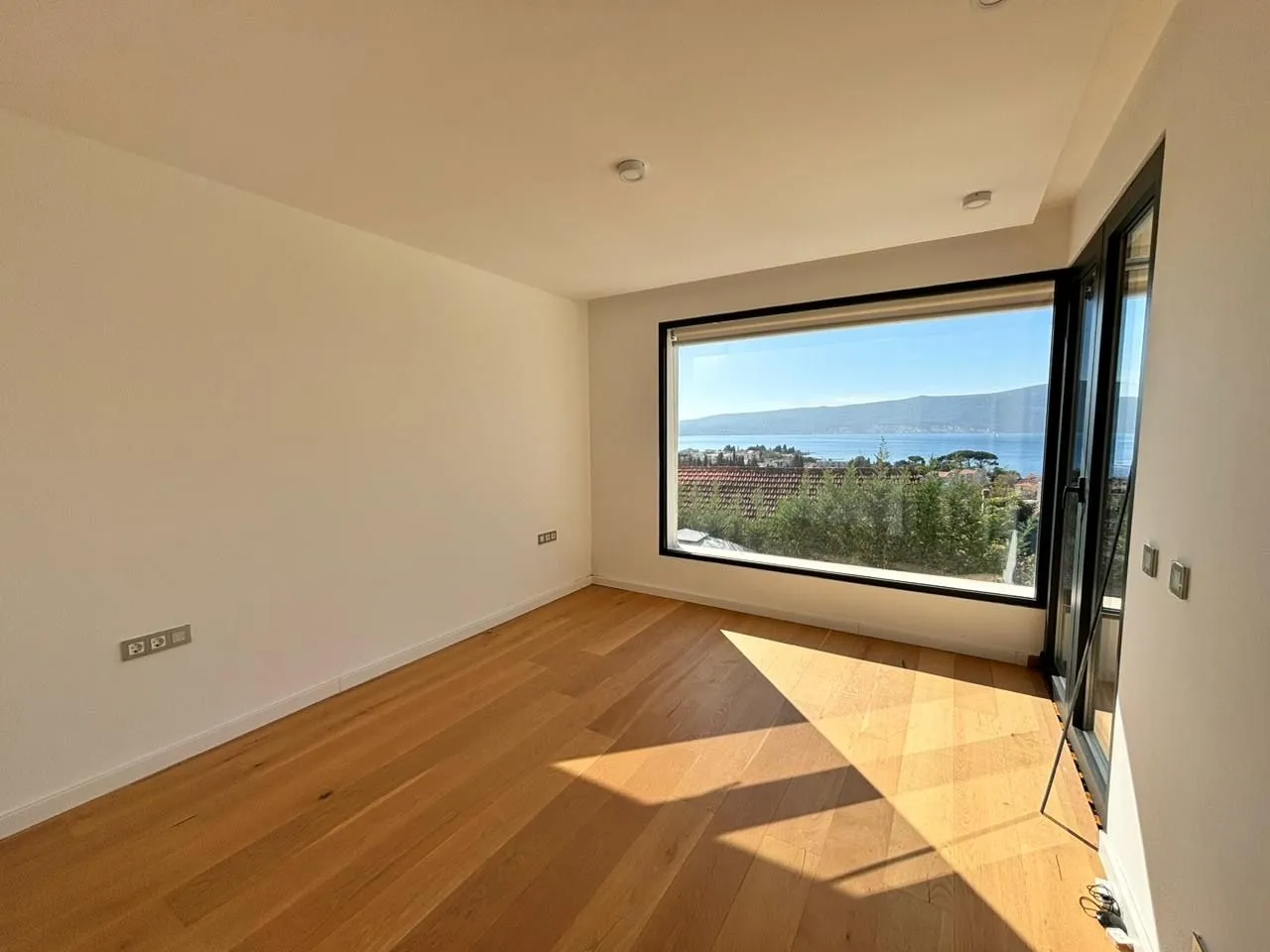 Prodaja, dvosoban stan, 101m², Donja Lastva, Tivat