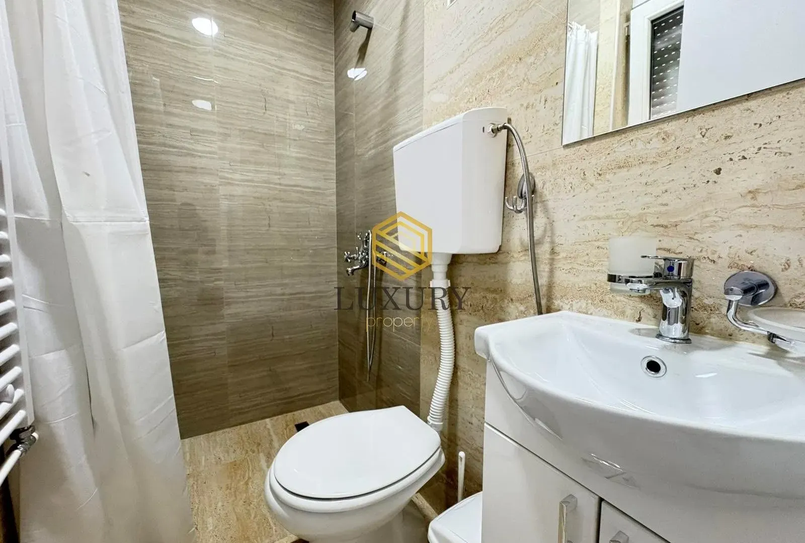 Rent, house, 700m², Zagorič, Podgorica