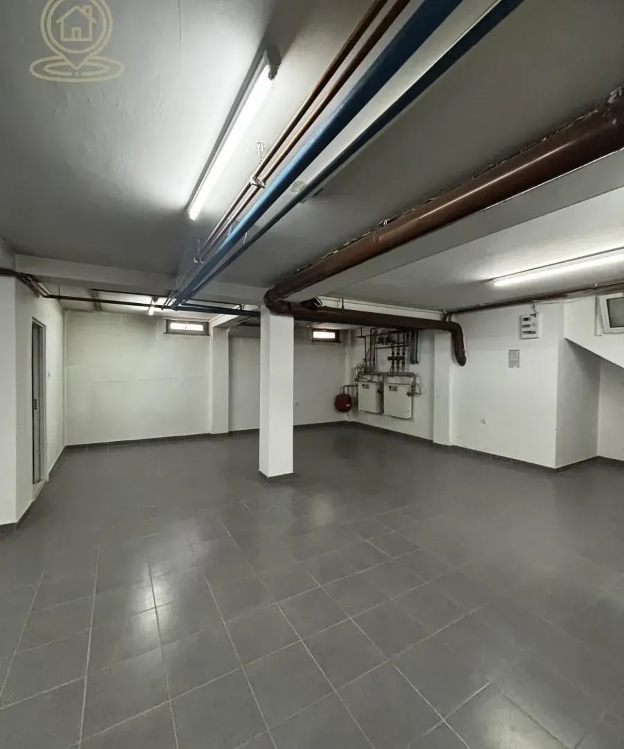Rent, office space, 450m², Marger, Niš