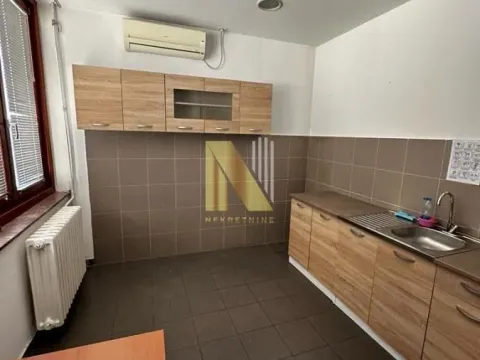 Izdavanje, poslovni prostor, 310m², Centar, Novi Sad - image 12
