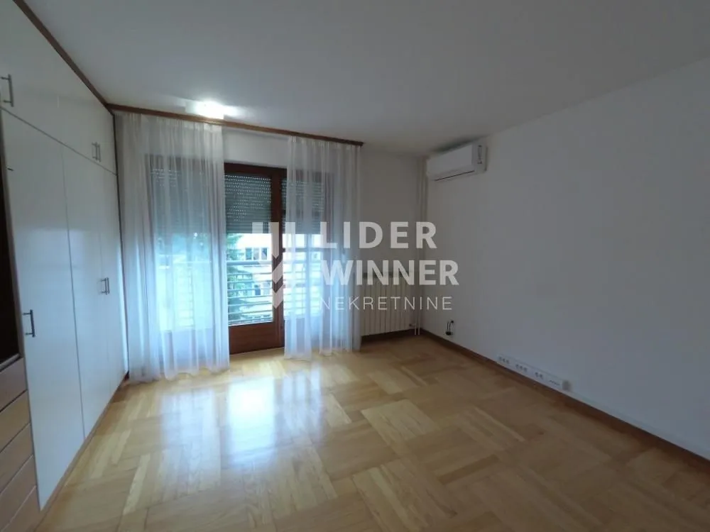 Izdavanje, kuća, 459m², Savski Venac, Beograd