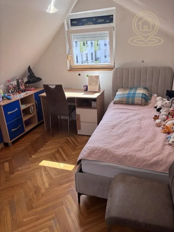 Prodaja, četvorosoban stan, 50m², Adamovićevo Naselje, Novi Sad Sve Podlokacije