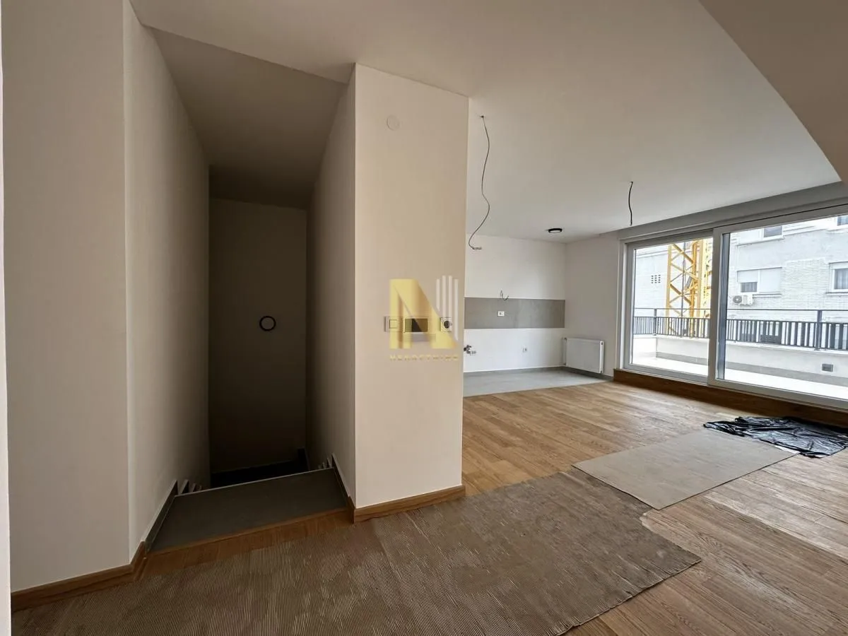 Prodaja, stan, 185m², Grbavica, Novi Sad Sve Podlokacije