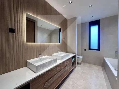 Izdavanje, kuća, 230m², Gornja Gorica, Podgorica - image 28