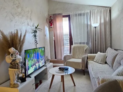 Prodaja, dvosoban stan, 42m², Preko Morače, Podgorica - image 1