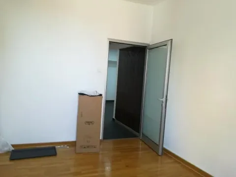 Izdavanje, poslovni prostor, 130m², Stari Grad, Beograd - image 15