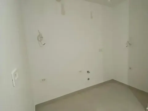 Izdavanje, jednosoban stan, 45m², City Kvart, Podgorica - image 2