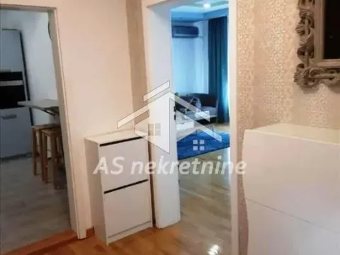 Izdavanje, trosoban stan, 85m², Vračar Sve Podlokacije, Beograd - image 8