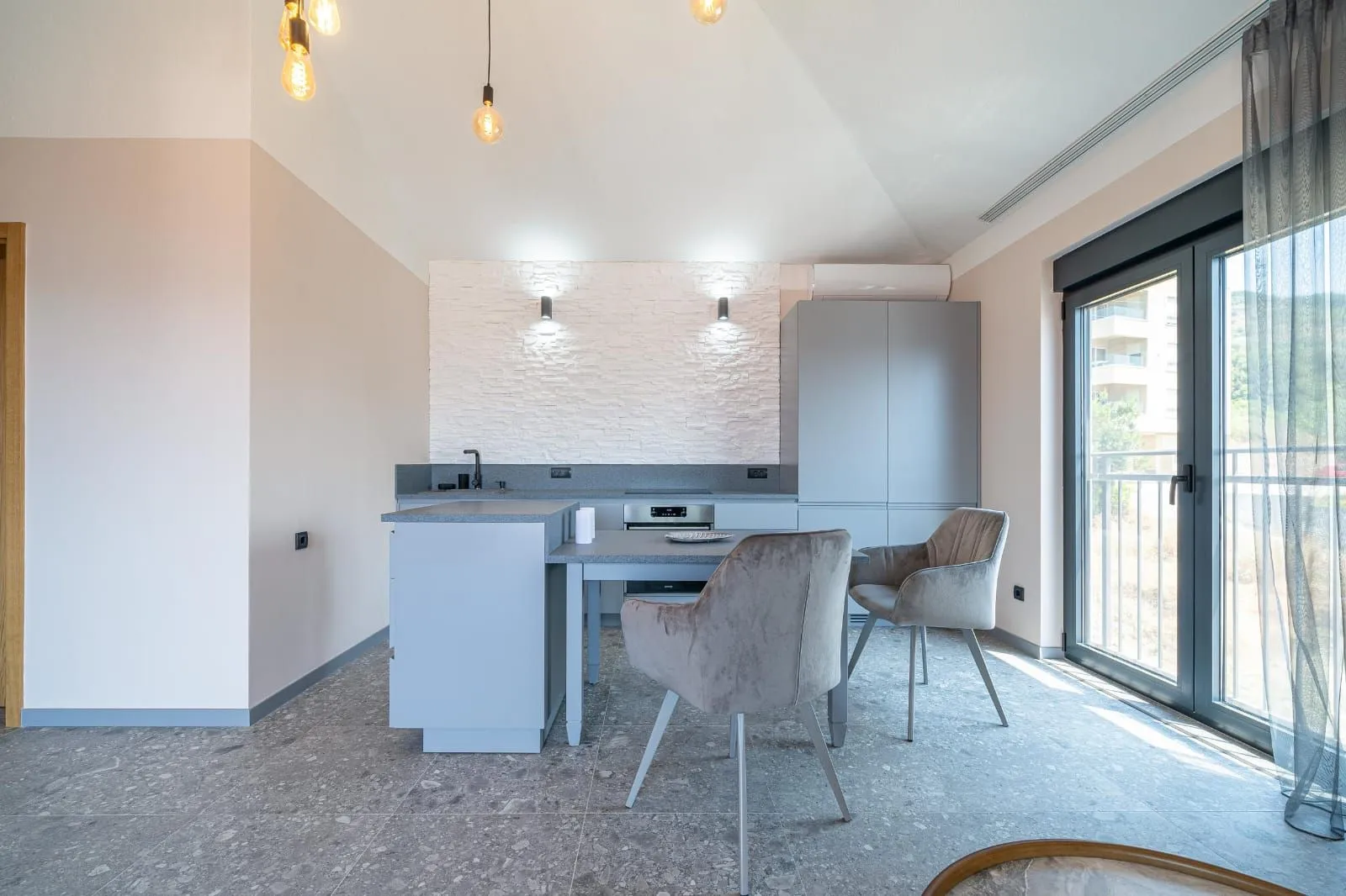 Prodaja, trosoban stan, 77m², Tivat, Crna Gora