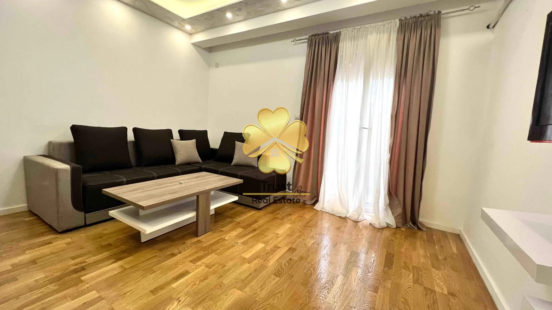 Izdavanje, garsonjera, 30m², Stari Aerodrom, Podgorica