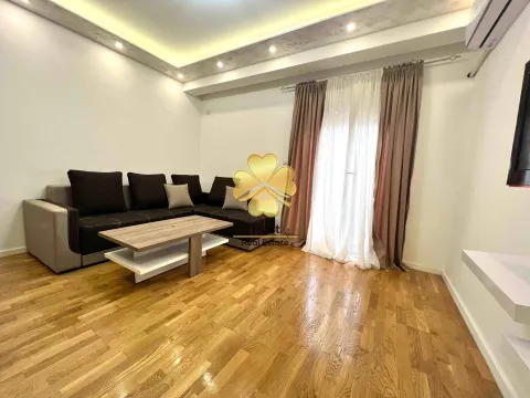 Rent, studio apartment, 30m², Stari Aerodrom, Podgorica