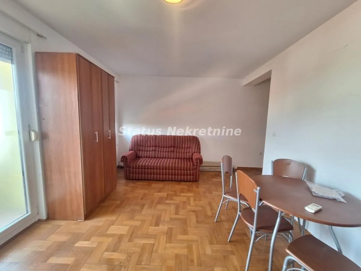 Izdavanje, garsonjera, 32m², Grbavica, Novi Sad Sve Podlokacije