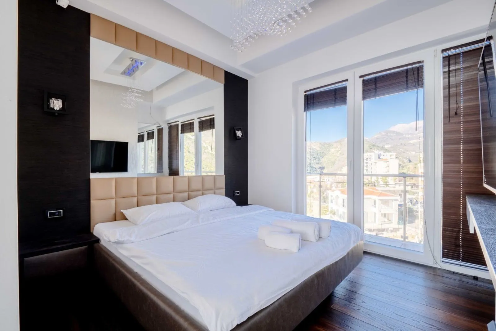 Sale, two bedroom apartment, 168m², Bečići, Budva