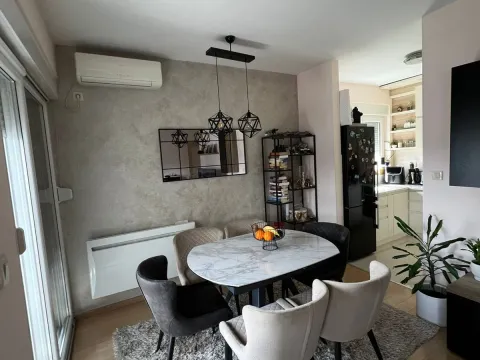 Prodaja, jednosoban stan, 53m², City Kvart, Podgorica - image 2