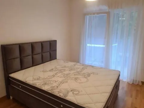 Izdavanje, trosoban stan, 85m², Budva, Crna Gora - image 2