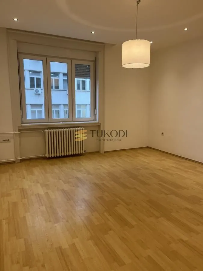 Prodaja, trosoban stan, 112m², Centar, Novi Sad