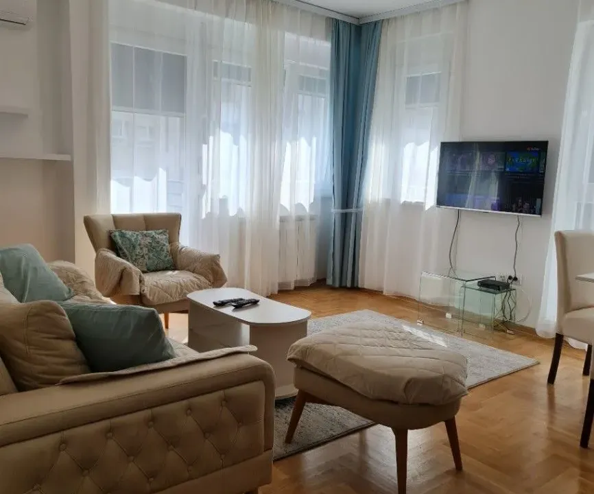 Izdavanje, dvosoban stan, 42m², Zvezdara, Zvezdara Sve Podlokacije