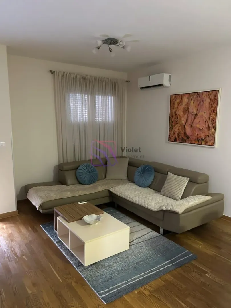 Izdavanje, dvosoban stan, 64m², City Kvart, Podgorica