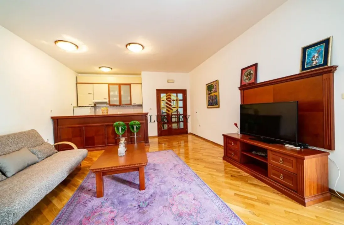 Rent, one bedroom apartment, 67m², Centar, Budva