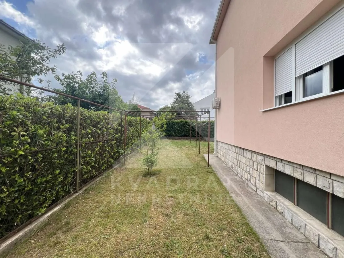 Prodaja, trosoban stan, 100m², Zagorič, Podgorica
