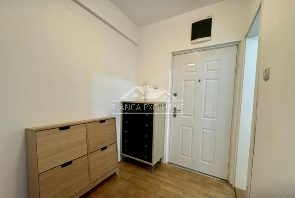 Prodaja, četvorosoban stan, 90m², Đeram Pijaca, Beograd