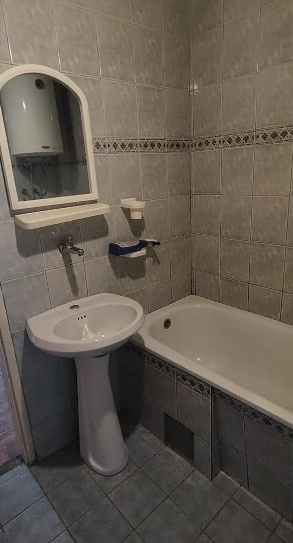 Izdavanje, kuća, 45m², Malo Brdo, Podgorica
