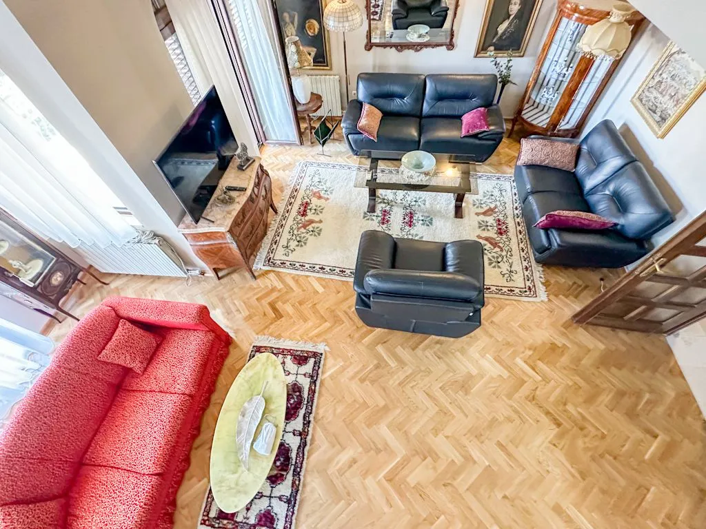 Izdavanje, kuća, 250m², Gorica C, Podgorica