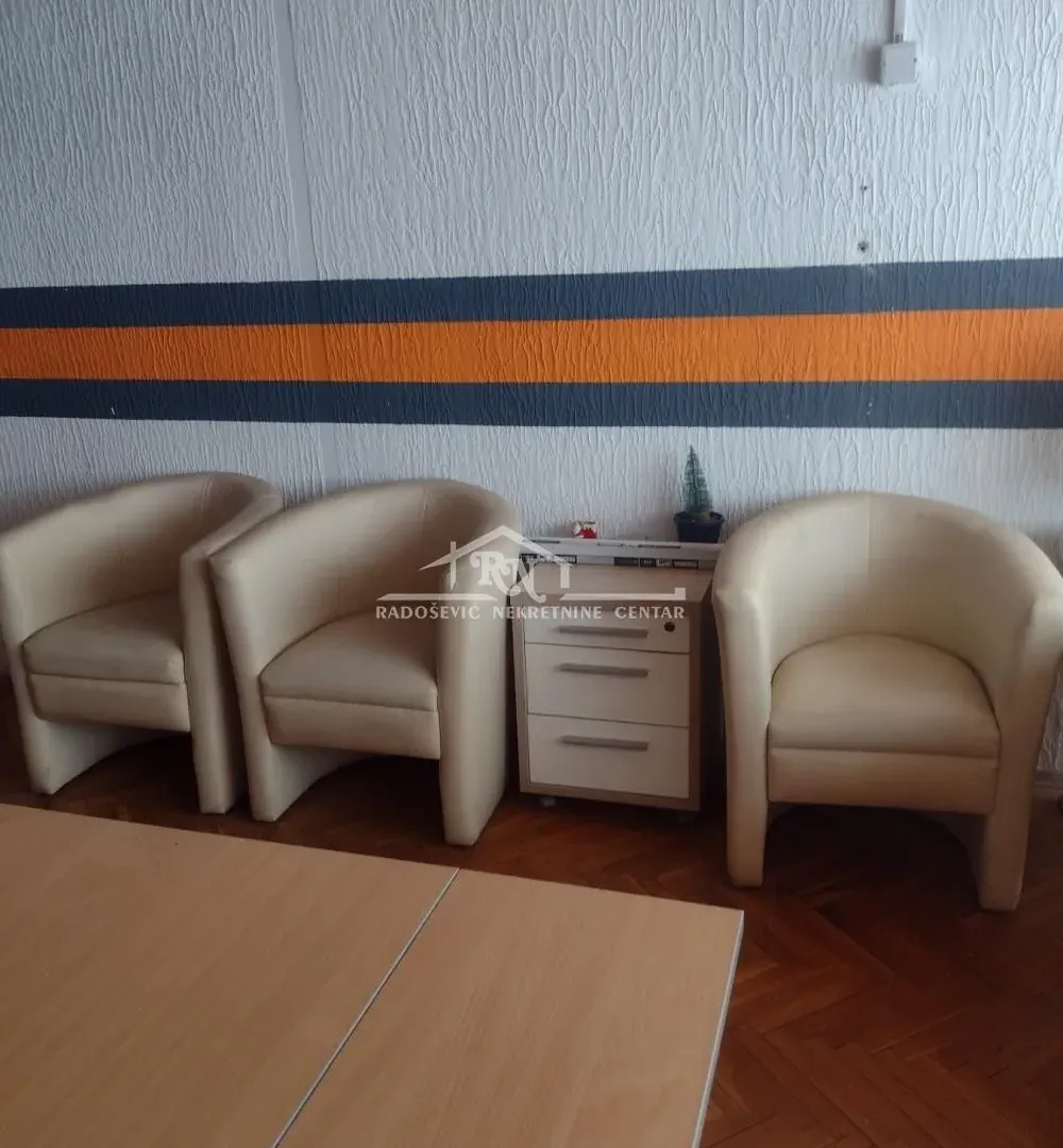 Rent, office space, 34m², Čukarica, Beograd