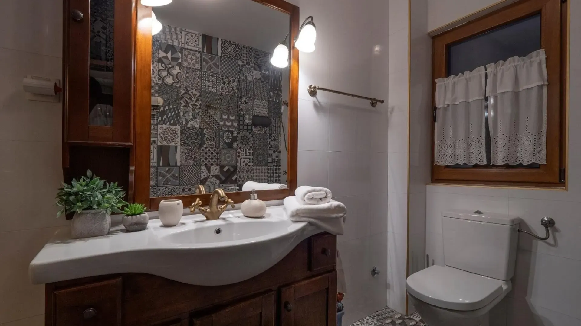 Sale, house, 300m², Zagora, Kotor
