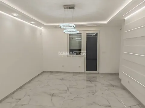 Prodaja, dvosoban stan, 60m², Đeram Pijaca, Beograd - image 4