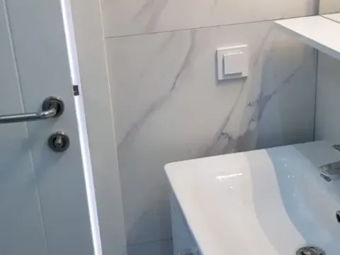 Sale, one bedroom apartment, 57m², Bečići, Budva - image 9