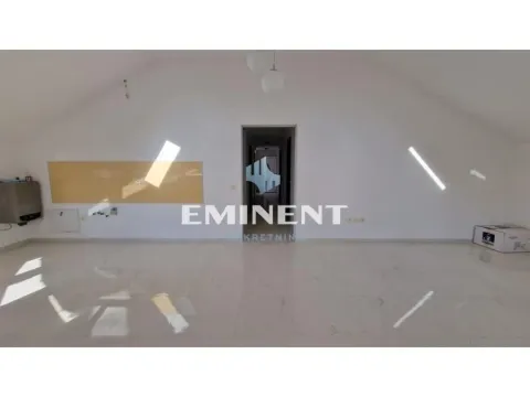 Prodaja, kuća, 345m², Surčin, Beograd - image 16