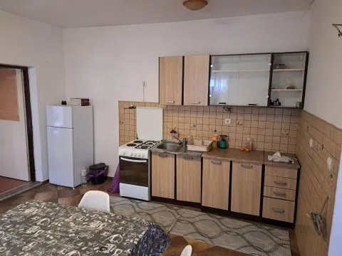 Rent, one bedroom apartment, 58m², Lastva Grbaljska, Kotor - image 2