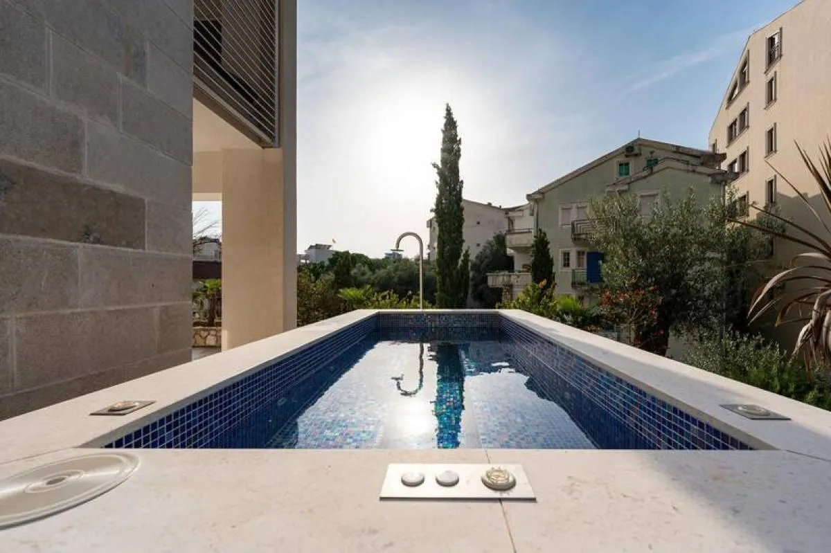 Sale, one bedroom apartment, 56m², Rafailovići, Budva