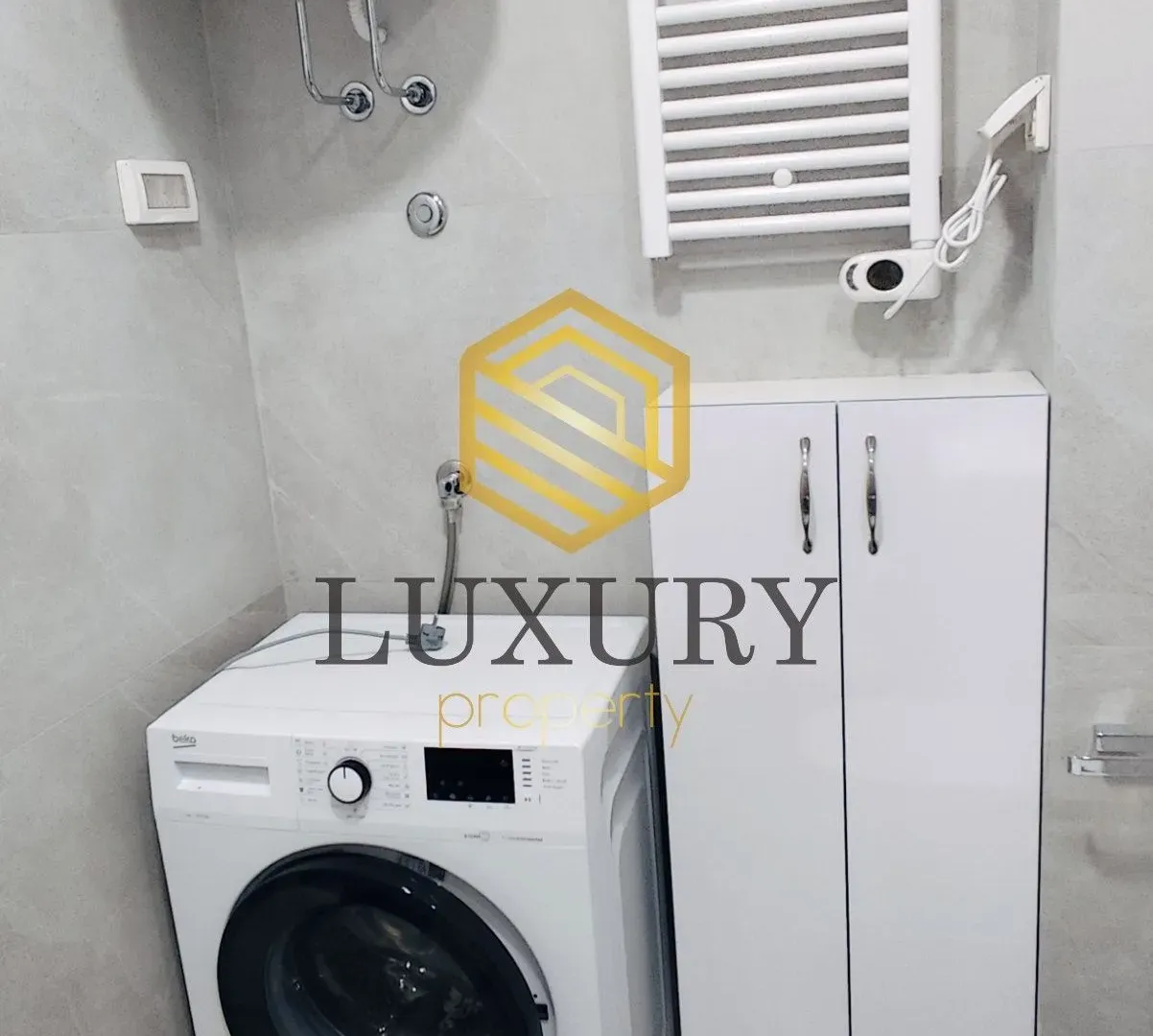 Prodaja, jednosoban stan, 40m², Central Point, Podgorica
