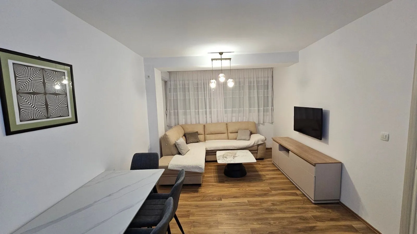 Izdavanje, jednosoban stan, 40m², Pejton, Podgorica