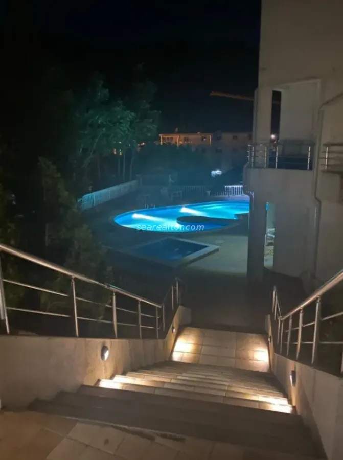 Sale, office space, 189m², Risan, Kotor