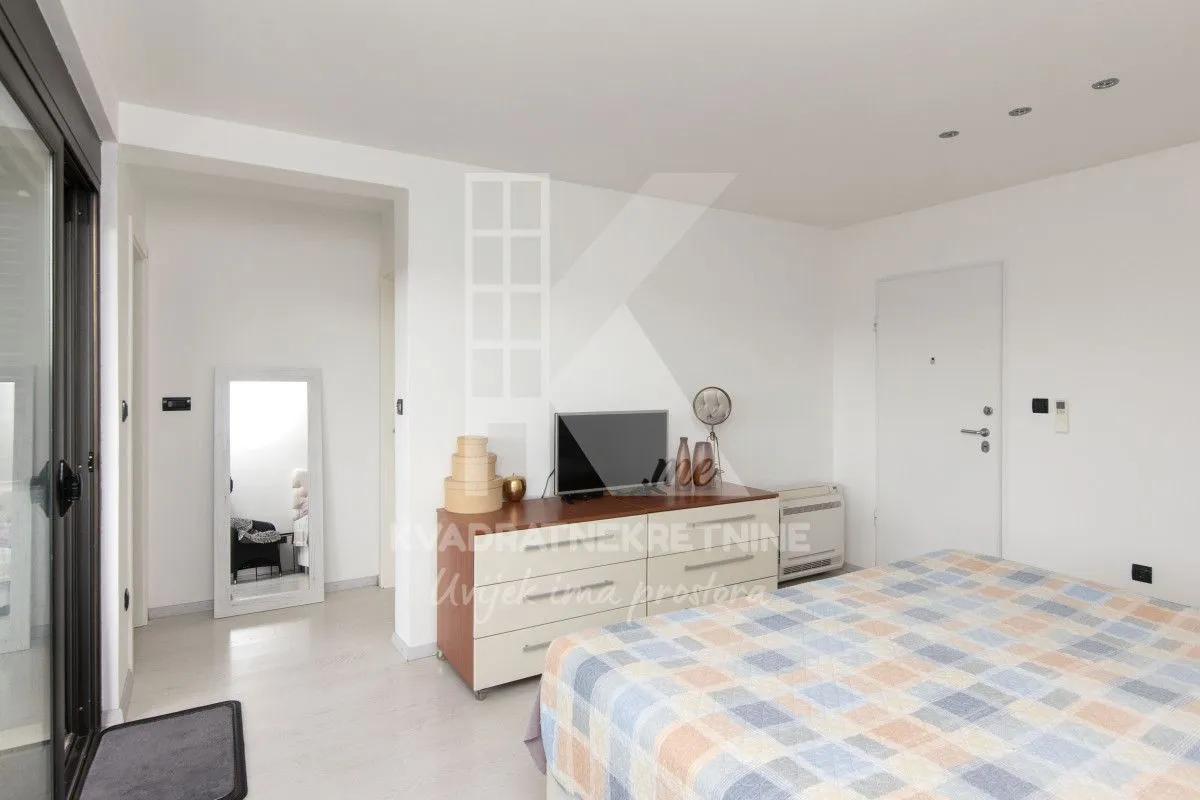 Sale, house, 250m², Tološi, Podgorica