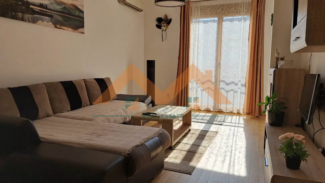 Izdavanje, jednosoban stan, 50m², City Kvart, Podgorica