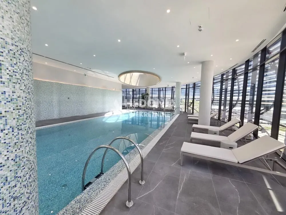Izdavanje, trosoban stan, 110m², Savski Venac, Beograd