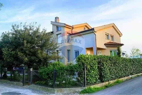 Rent, house, 240m², Donja Gorica, Podgorica