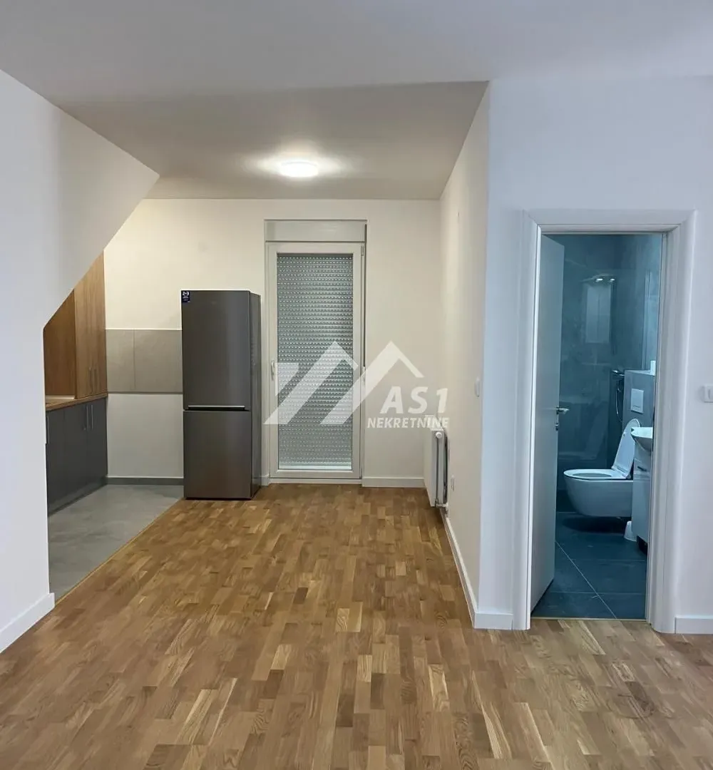 Izdavanje, trosoban stan, 56m², Klisa, Novi Sad Sve Podlokacije