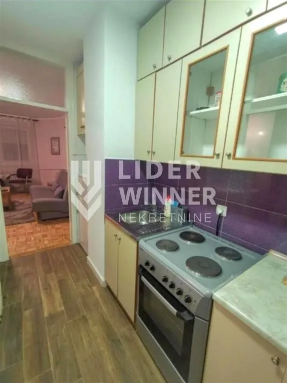 Izdavanje, stan, 27m², Slavija, Vračar Sve Podlokacije
