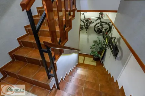Sale, four bedroom apartment, 104m², Stari Grad, Beograd - image 10