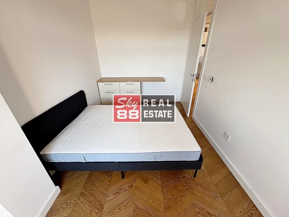 Rent, four bedroom apartment, 120m², Savski Venac, Beograd